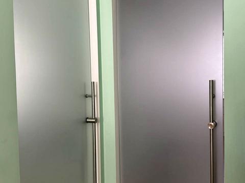 комерційна за адресою Пластова вул. (Остафова), 3