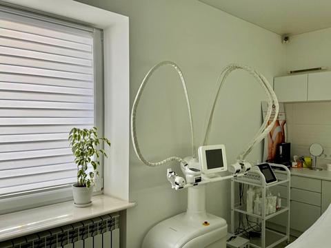 комерційна за адресою Пластова вул. (Остафова), 3