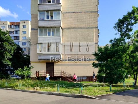 комерційна за адресою Володимира Івасюка просп. (Героїв Сталінграду), 52