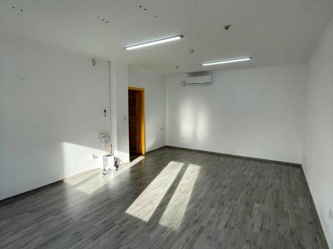 коммерческая по адресу Антоновича ул. (Сталинградской битвы), 74