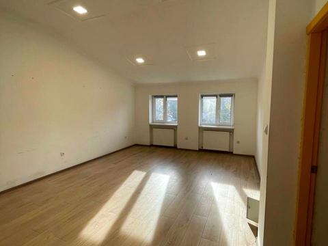 коммерческая по адресу Антоновича ул. (Сталинградской битвы), 74