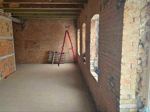 комерційна за адресою Дмитра Яворницького просп. (Карла Маркса), 89