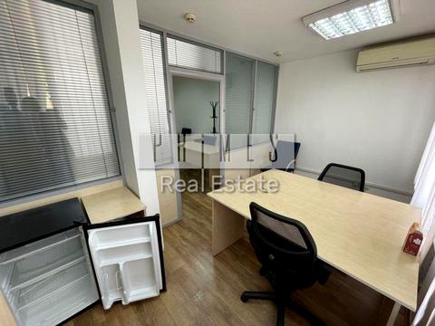 комерційна за адресою Хорива вул., 1