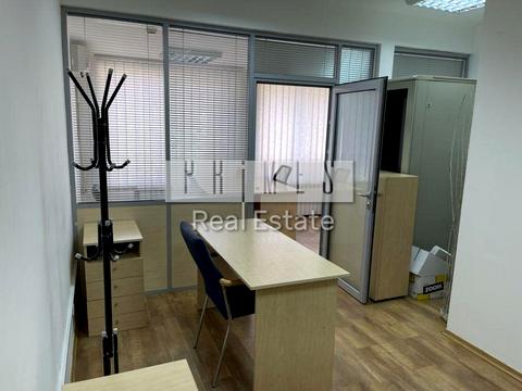 комерційна за адресою Хорива вул., 1