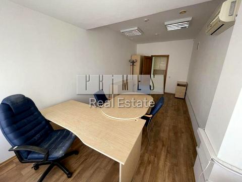 комерційна за адресою Хорива вул., 1