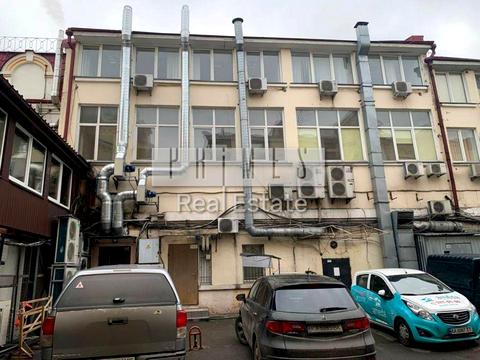 комерційна за адресою Хорива вул., 1