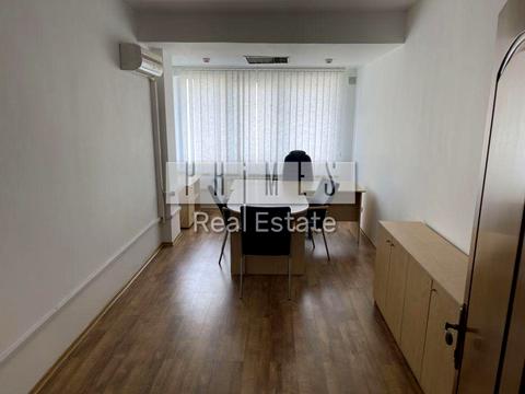 комерційна за адресою Хорива вул., 1