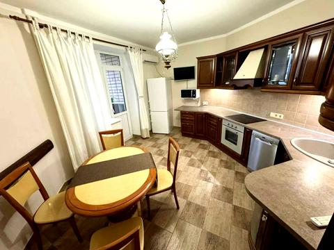 квартира за адресою Миколи Амосова вул., 4