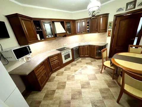 квартира за адресою Миколи Амосова вул., 4