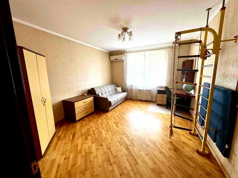 квартира за адресою Миколи Амосова вул., 4