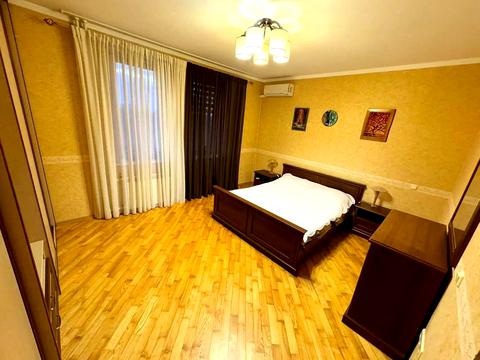 квартира за адресою Миколи Амосова вул., 4