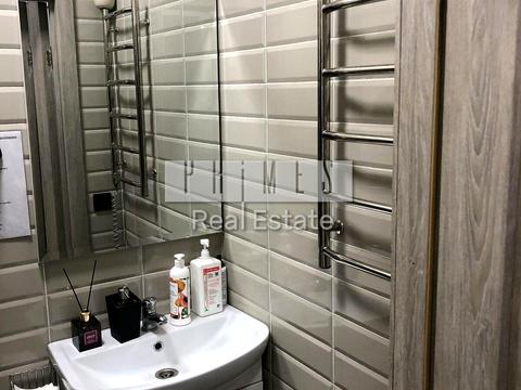 комерційна за адресою Володимира Івасюка просп. (Героїв Сталінграду), 2-Д