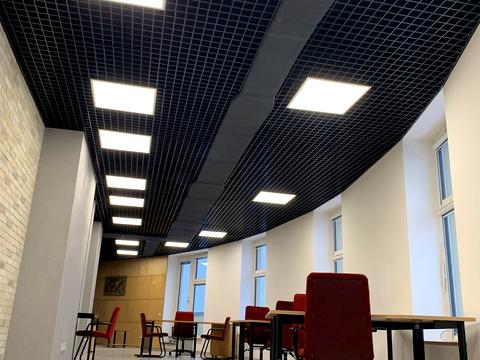 комерційна за адресою Володимира Івасюка просп. (Героїв Сталінграду), 12-Є