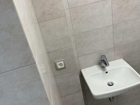 комерційна за адресою Володимира Івасюка просп. (Героїв Сталінграду), 12-Є