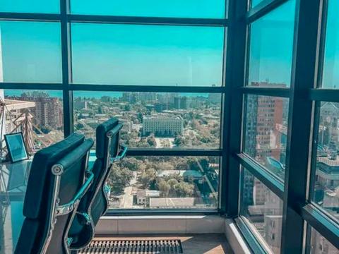 комерційна за адресою Середньофонтанська вул., 19в