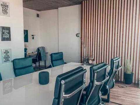 комерційна за адресою Середньофонтанська вул., 19в