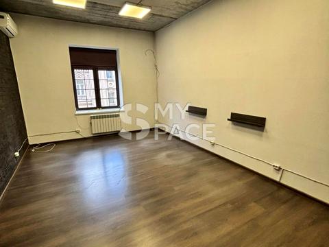 комерційна за адресою Кожум'яцька вул., 12-В