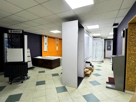 комерційна за адресою Свободи вул., 1