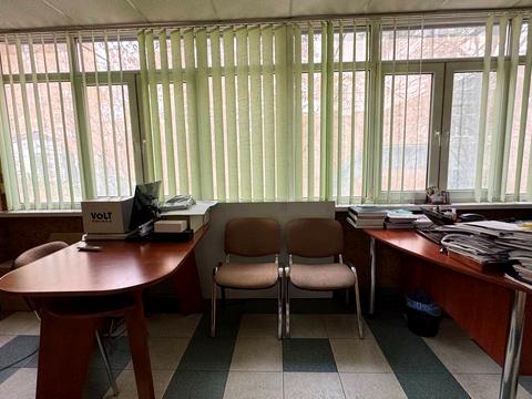 комерційна за адресою Свободи вул., 1