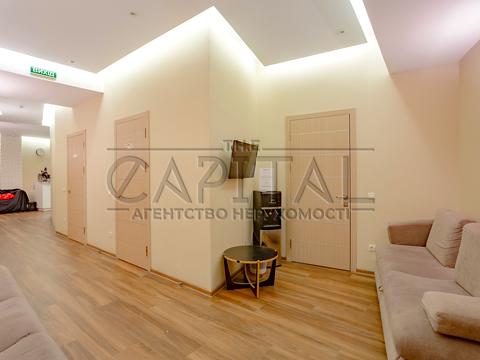 комерційна за адресою вул. Коновальця Євгена, 36Д