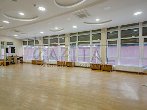 комерційна за адресою вул. Коновальця Євгена, 36Д