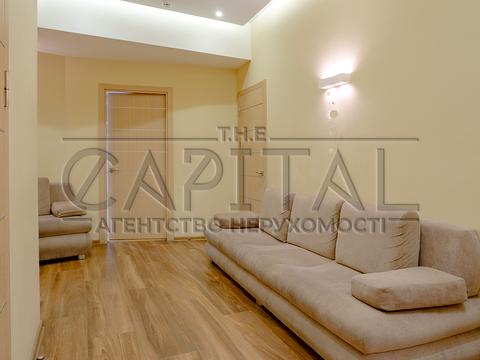 комерційна за адресою вул. Коновальця Євгена, 36Д