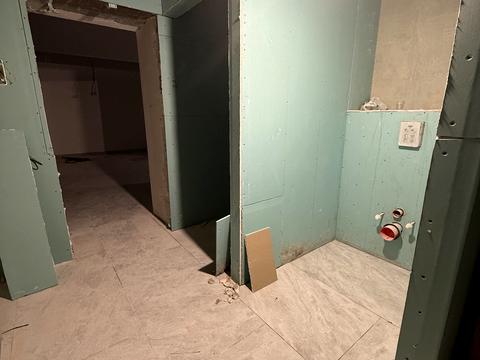 коммерческая по адресу Гната Хоткевича ул., 65/2