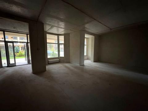 комерційна за адресою Радісна, 4