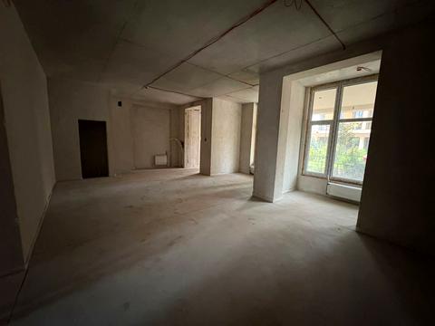 комерційна за адресою Радісна, 4