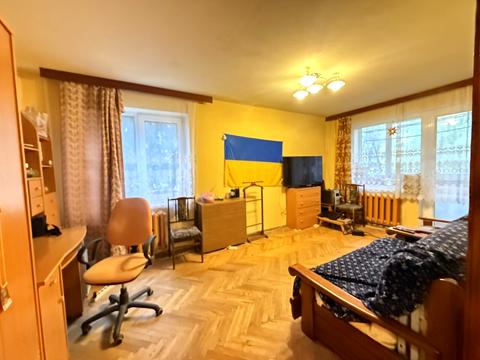 квартира за адресою Тролейбусна вул., 8