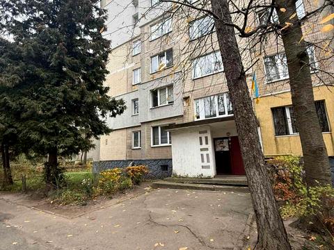 квартира за адресою Тролейбусна вул., 8