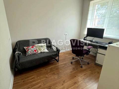 будинок за адресою Малоземельна