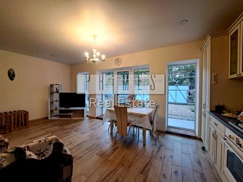 будинок за адресою 6-та Лінія вул.