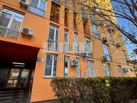 комерційна за адресою Регенераторна вул., 4к2