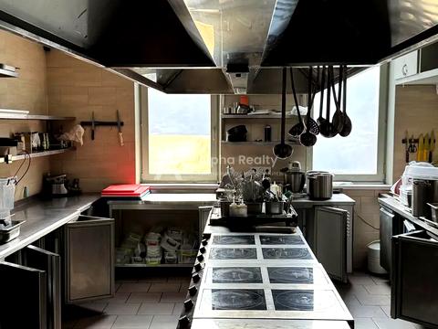 комерційна за адресою Софіївська вул., 14