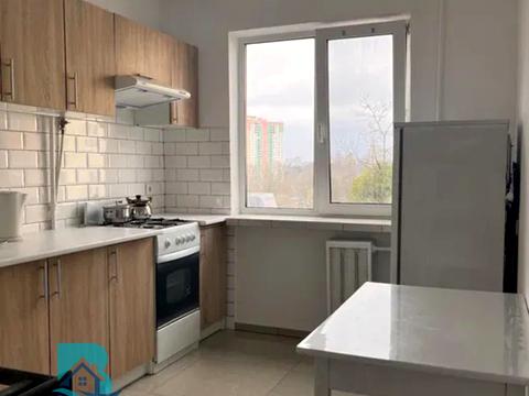 квартира за адресою Київ, Любомира Гузара просп. (Космонавта Комарова), 20