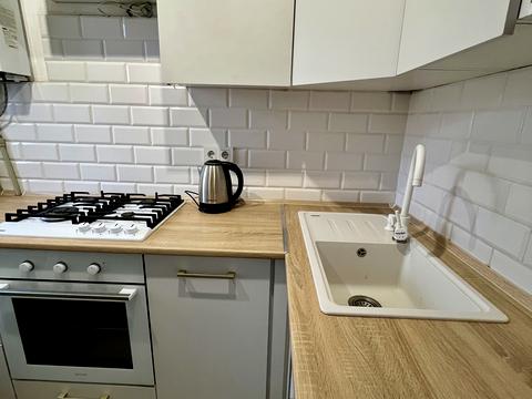 квартира за адресою Івана Мазепи просп. (Петровського), 52