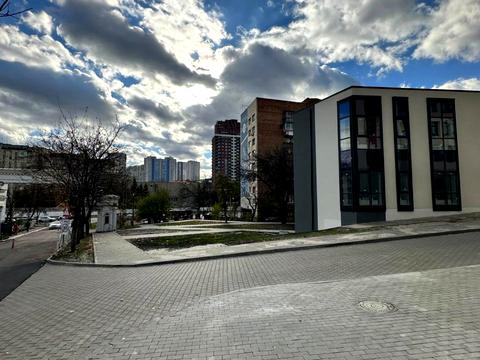 комерційна за адресою Фрометівська вул., 20