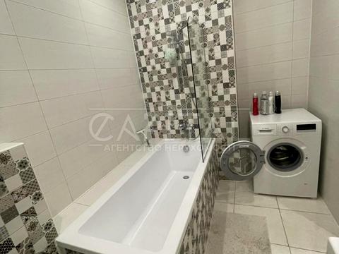 комерційна за адресою Ревуцького вул., 13