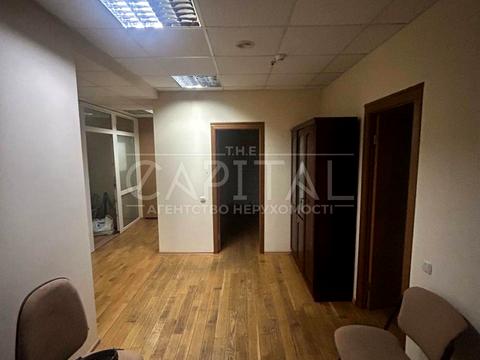 комерційна за адресою Звіринецька вул., 59