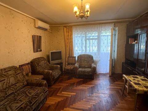 квартира за адресою Академіка Александрова вул., 3