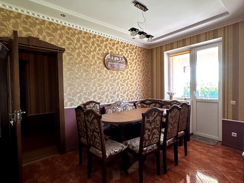 дом по адресу Свободи ул. (Олександра Пархоменка)