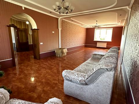 дом по адресу Свободи ул. (Олександра Пархоменка)