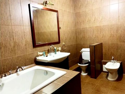 будинок за адресою Квітнева вул.