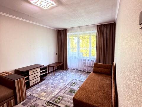 квартира за адресою Червоний камінь, 8