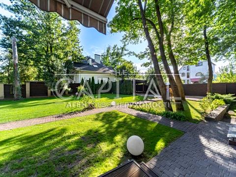 будинок за адресою Патріарха Володимира Романюка вул. (Жовтнева)