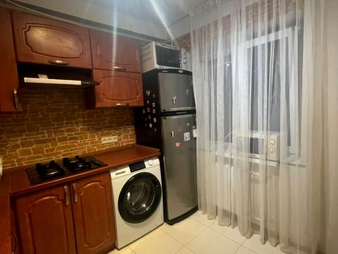 квартира за адресою Героїв полку "Азов" вул. (Маршала Малиновського), 3-Б