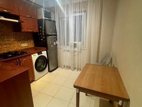 квартира за адресою Героїв полку "Азов" вул. (Маршала Малиновського), 3-Б