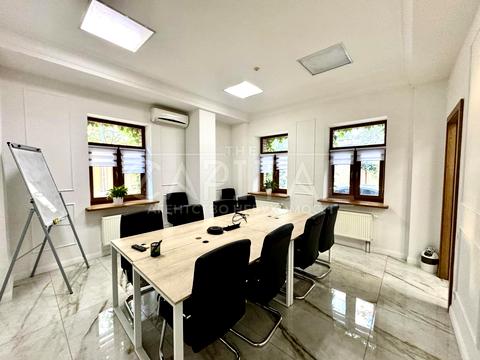 коммерческая по адресу Жилянская ул., 72