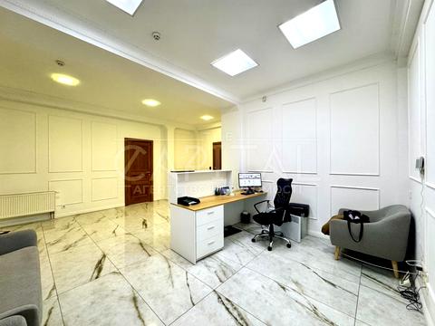 коммерческая по адресу Жилянская ул., 72